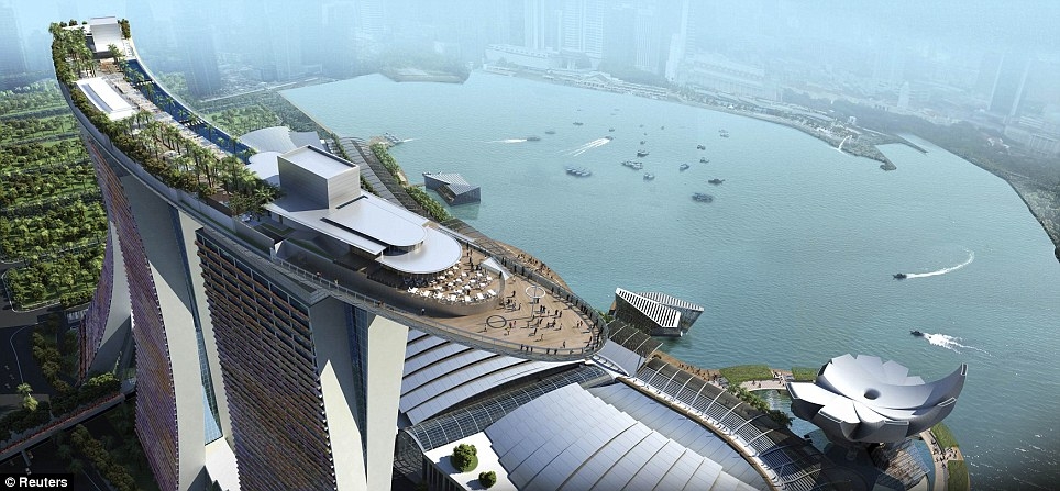 I-1 Marina Bay Sands Curved Roof.jpg